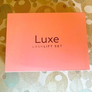 Luxe eyelash lift and tint kit NIB